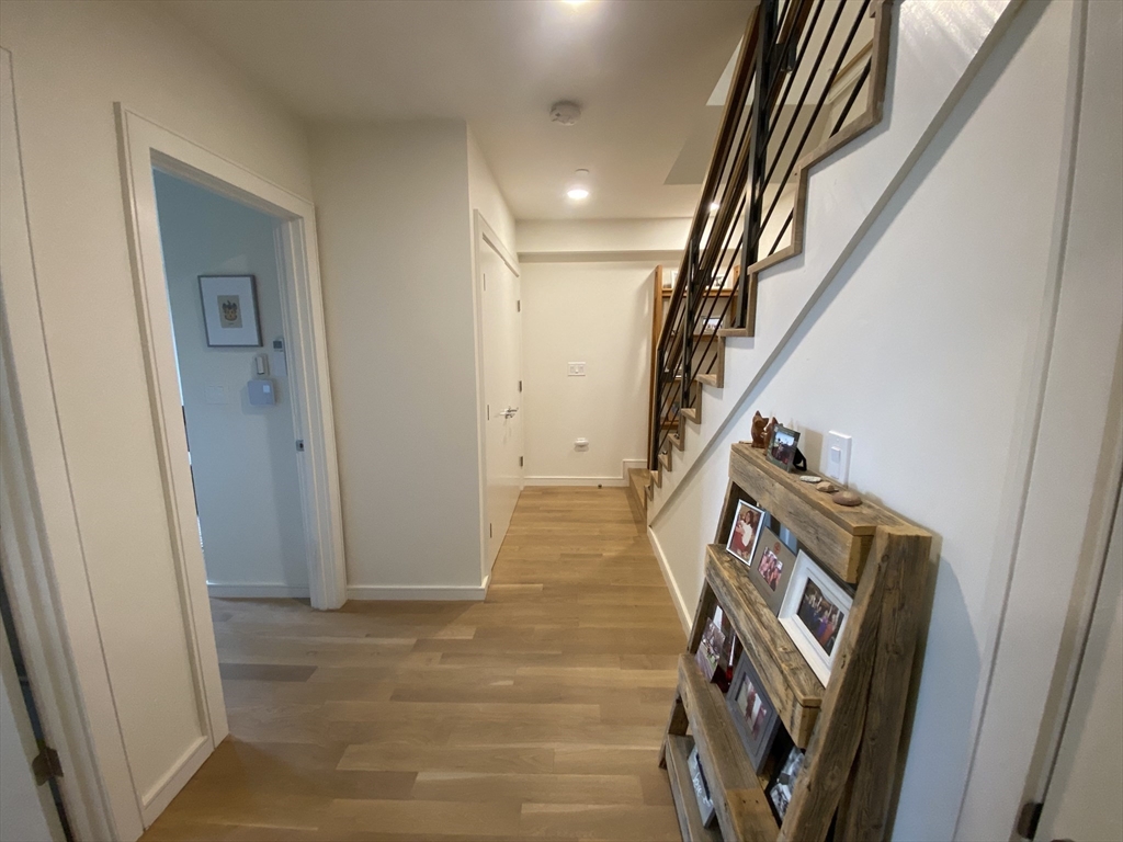 78 Fort Ave, Roxbury