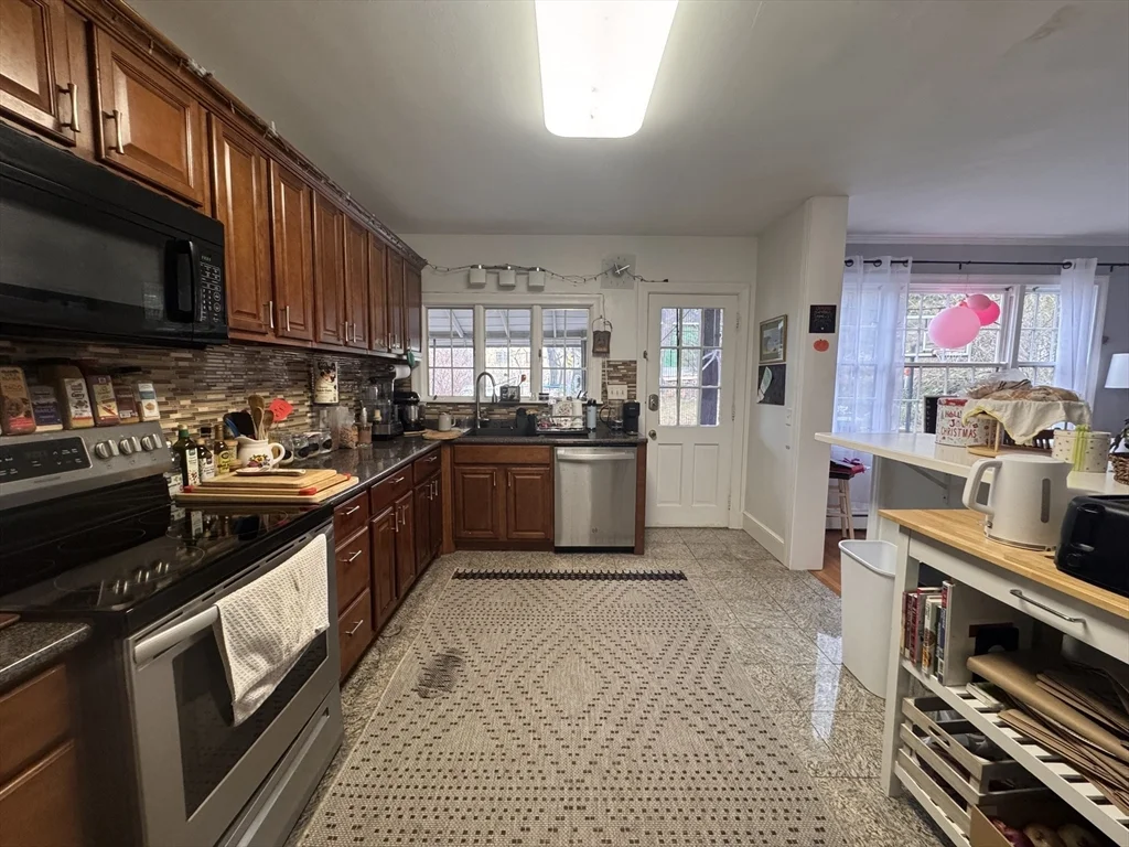 10-12 Webster St, Winchester