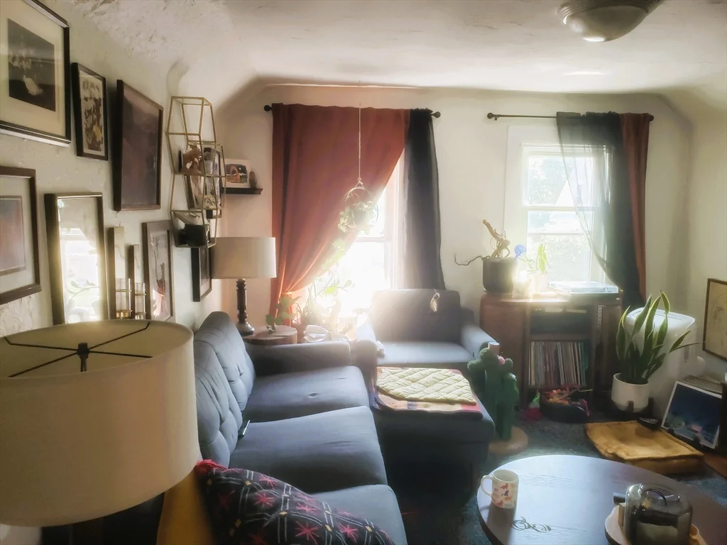 478 Medford St, Somerville