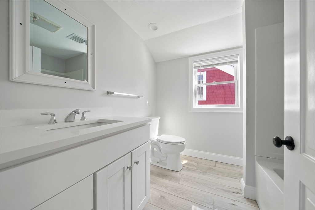 35 Phillips Ave, Stoughton