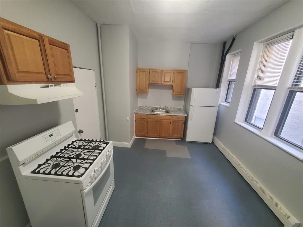 10 Abbottsford, Roxbury