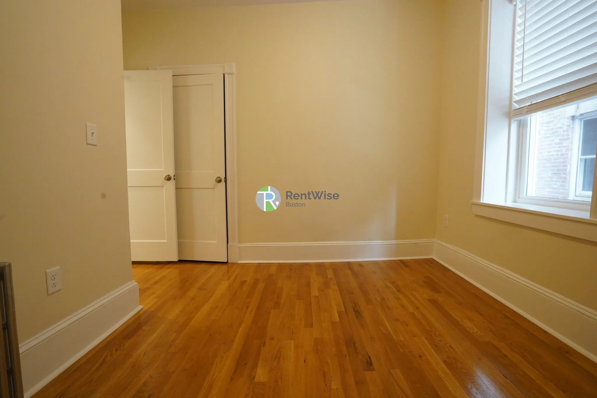 1595 Beacon St, Brookline