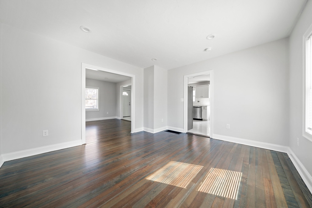 35 Phillips Ave, Stoughton