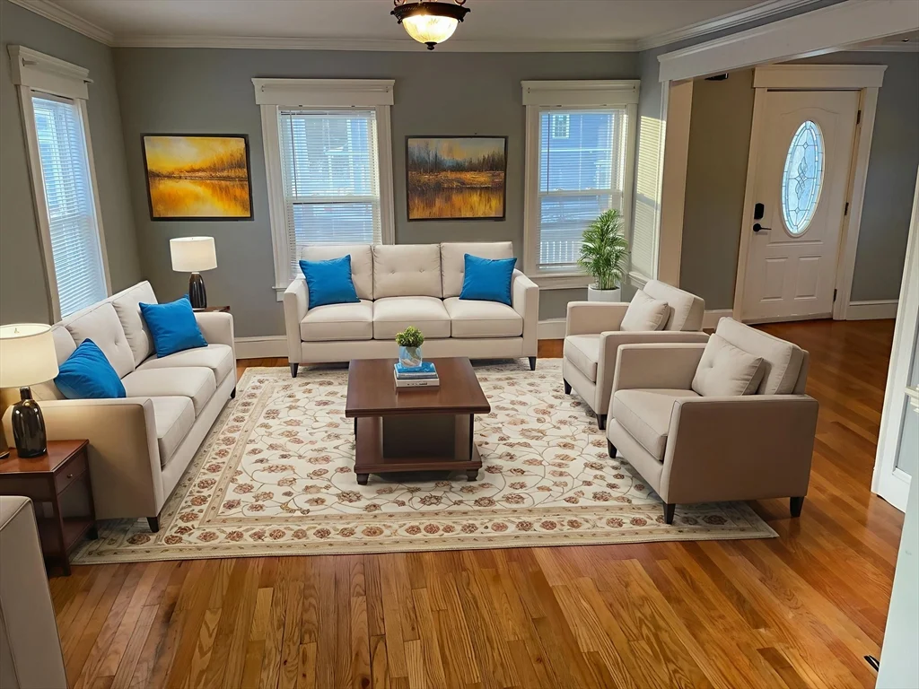 6 Brattle St, North Worcester