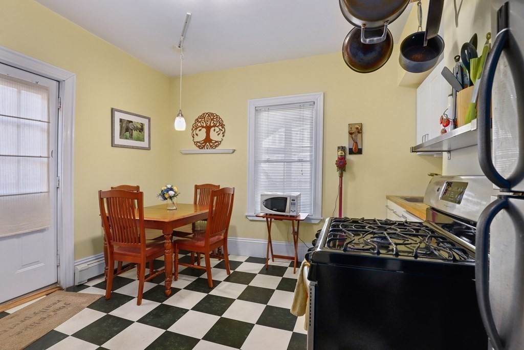 1 bed, 1 bath apartment for rent at 19 Fairmont Ave Unit B, Central Square — photo 13 of 15