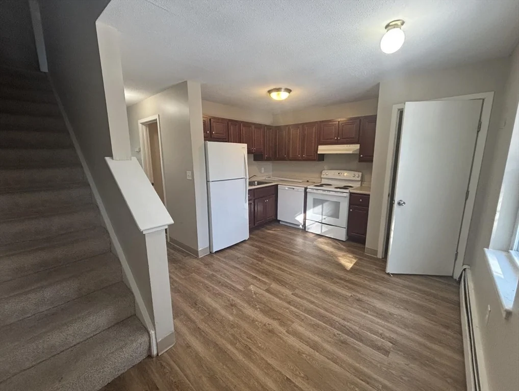 65 Frank's Ln, Hanover