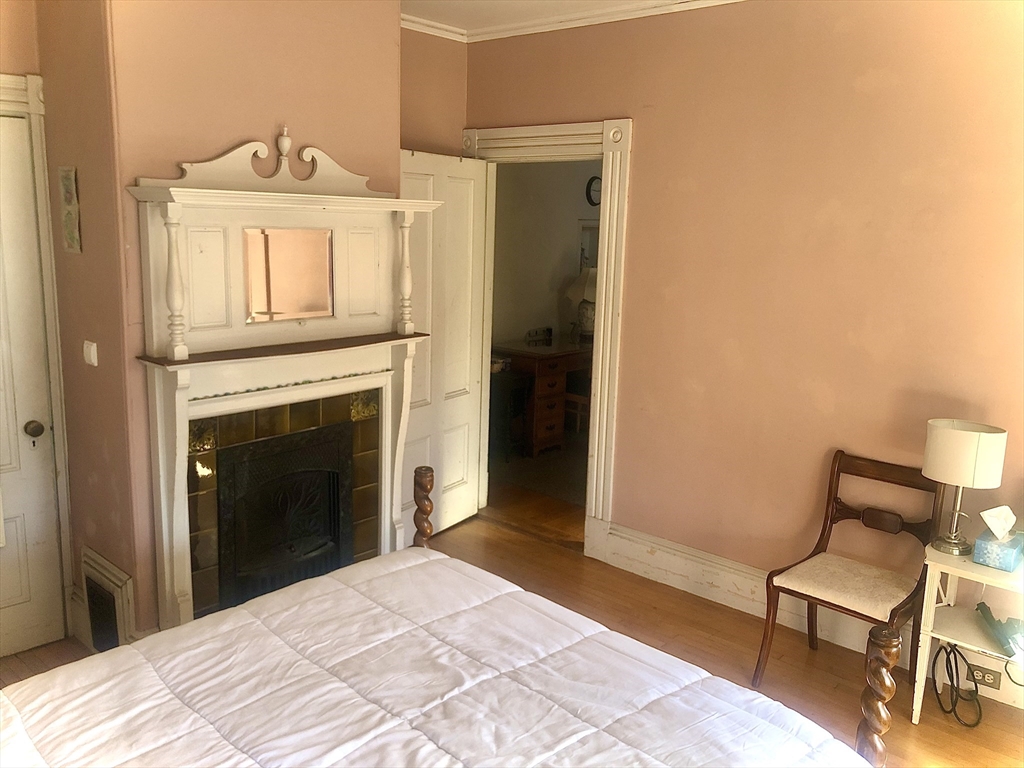 25 Harley St, Boston