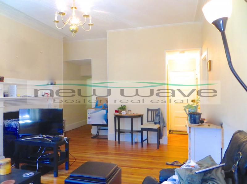 206 Commonwealth Ave, Back Bay