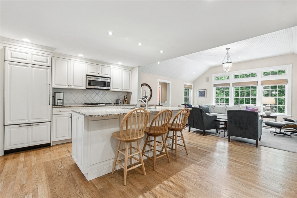 37 Tennyson Rd, Wellesley