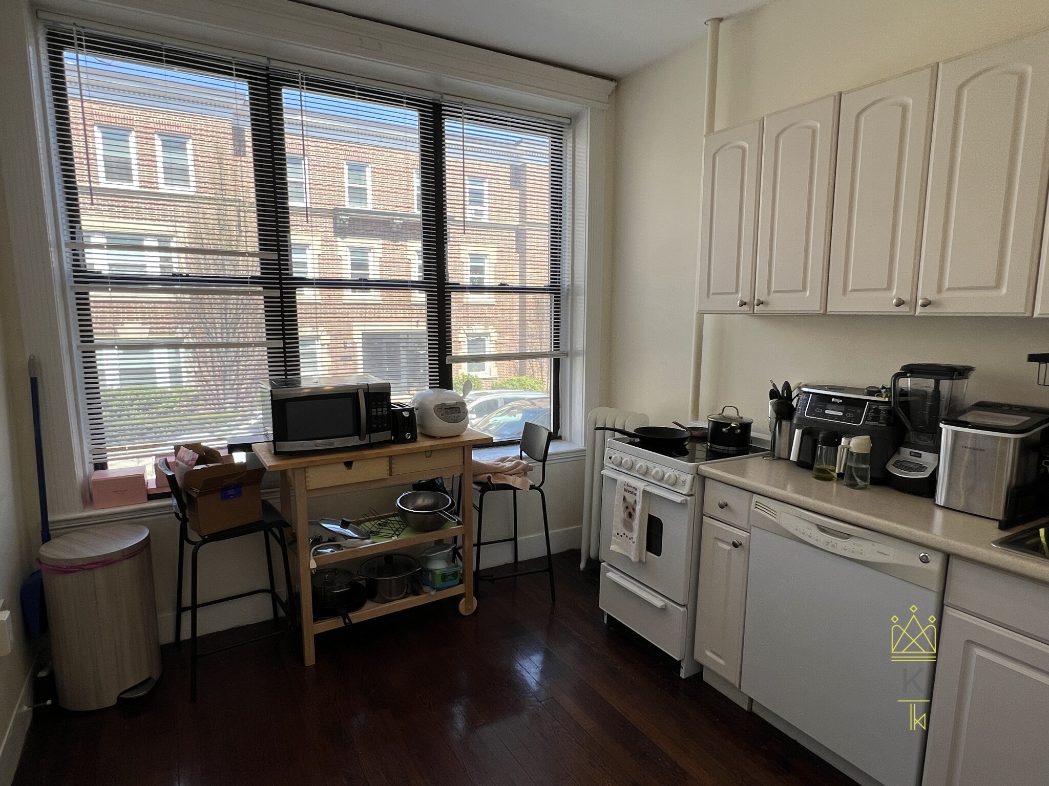 1963 Commonwealth Ave, Brighton