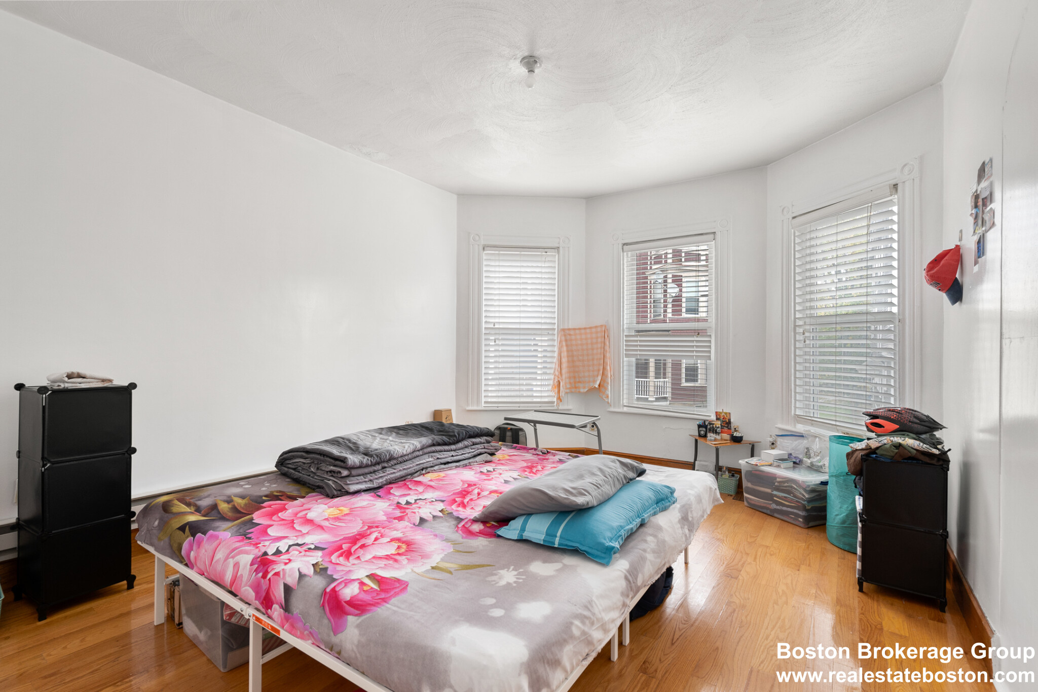 78 Hillside St, Mission Hill