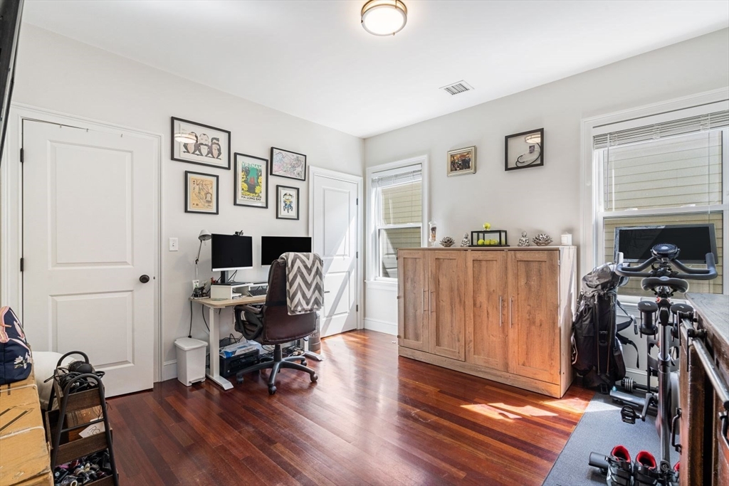 55 Middle St, South Boston