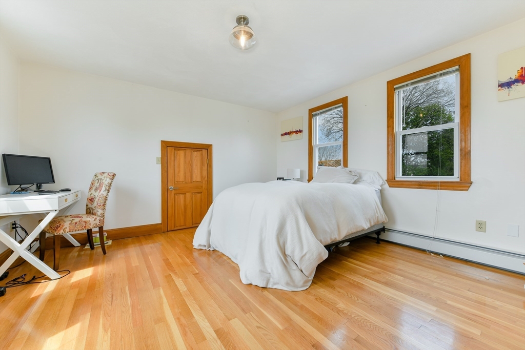 33 Farragut Aveune, West Somerville