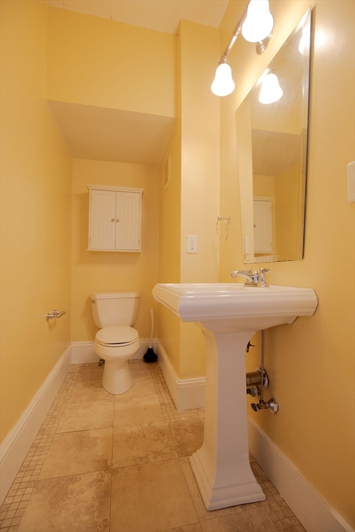 115 Taylor St, Waltham