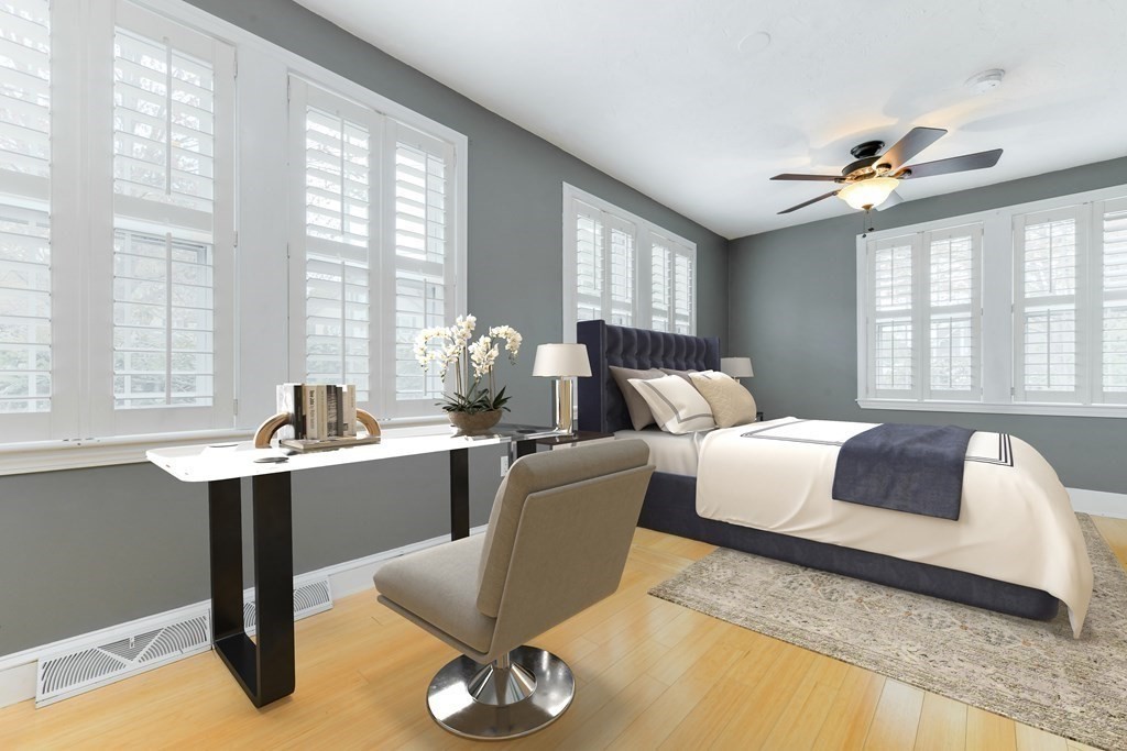 4 Spruce Rd, Precinct One/Upper Dedham