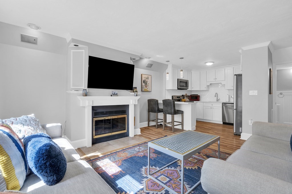 166 Quincy Shore Dr, Quincy