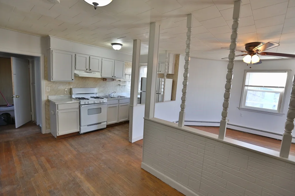 889 Pine, Fall River