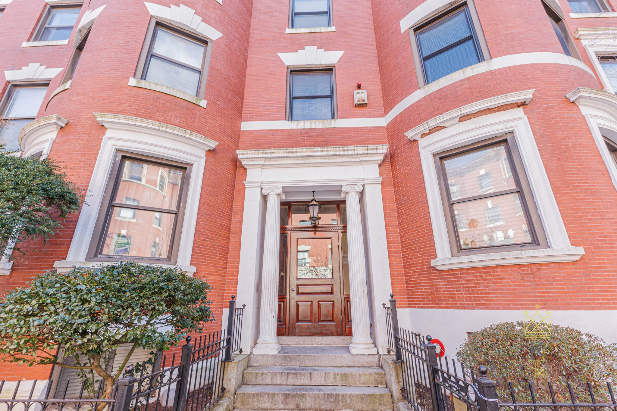 96 Gainsborough St, Fenway