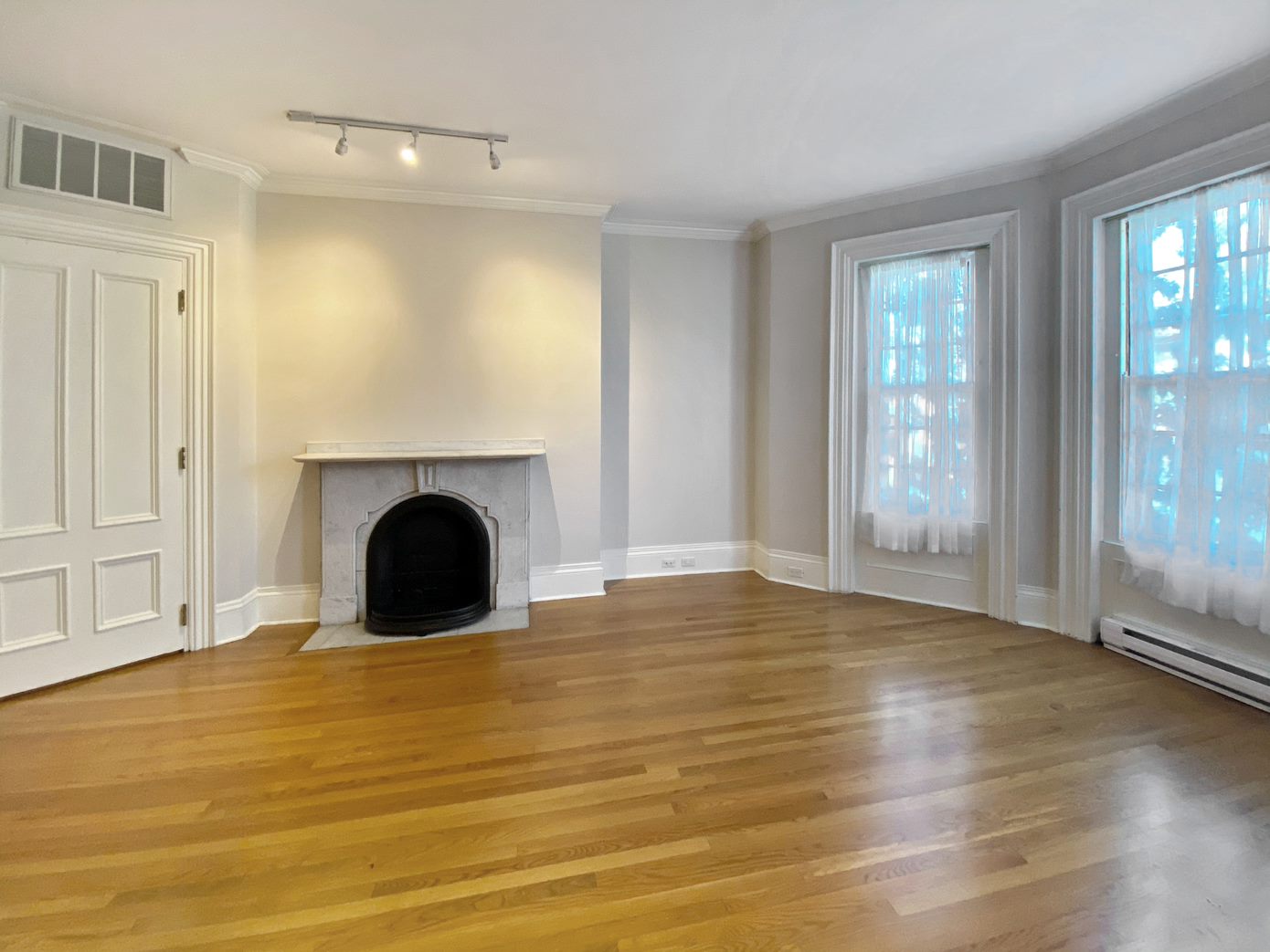 Studio bed, 1 bath apartment for rent at 80 Marlborough St Unit 6, Back Bay — photo 4 of 28