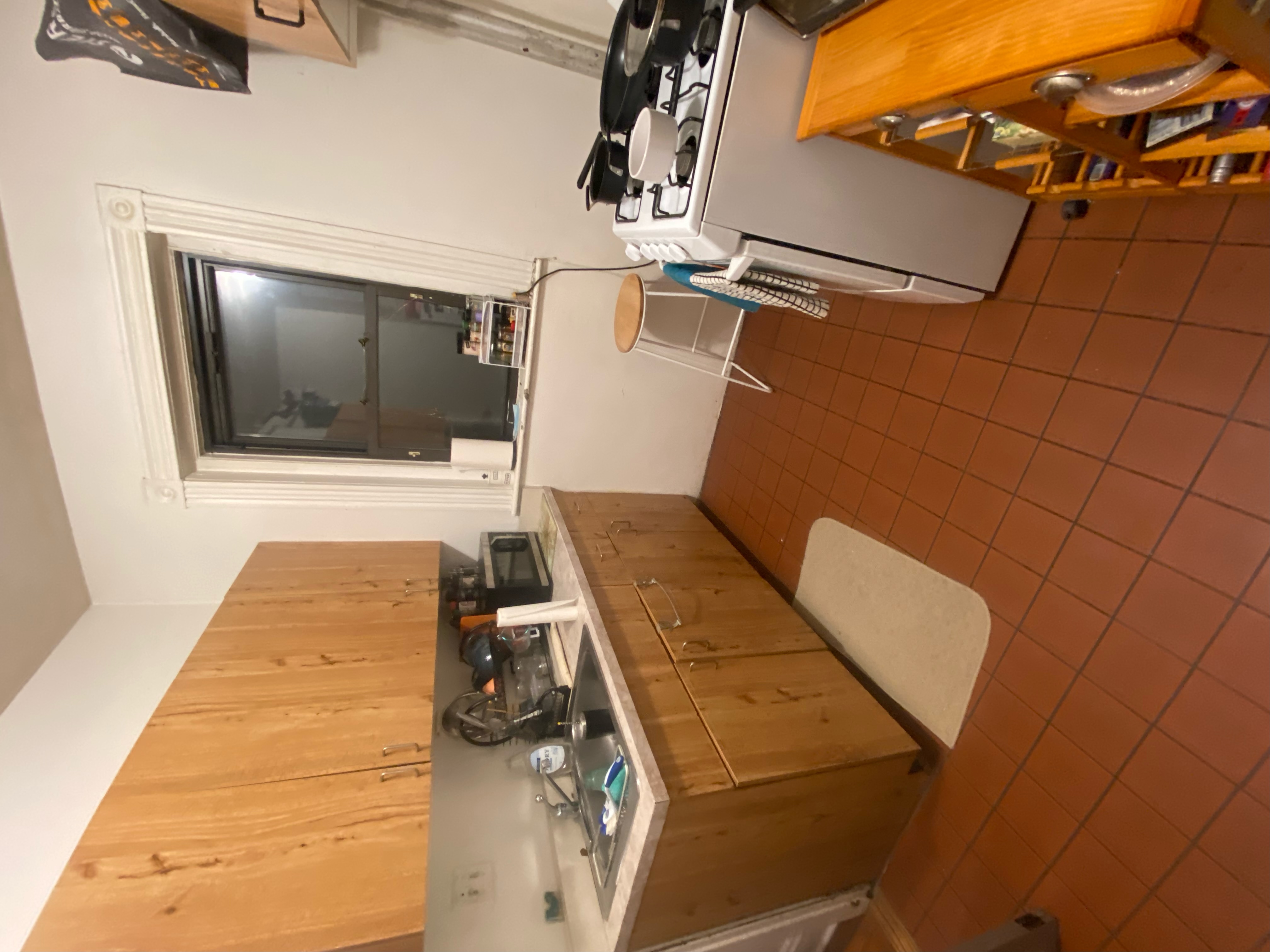 2 bed, 1 bath apartment for rent at 31 Saint Lukes Rd Unit 1, Allston — photo 8 of 11