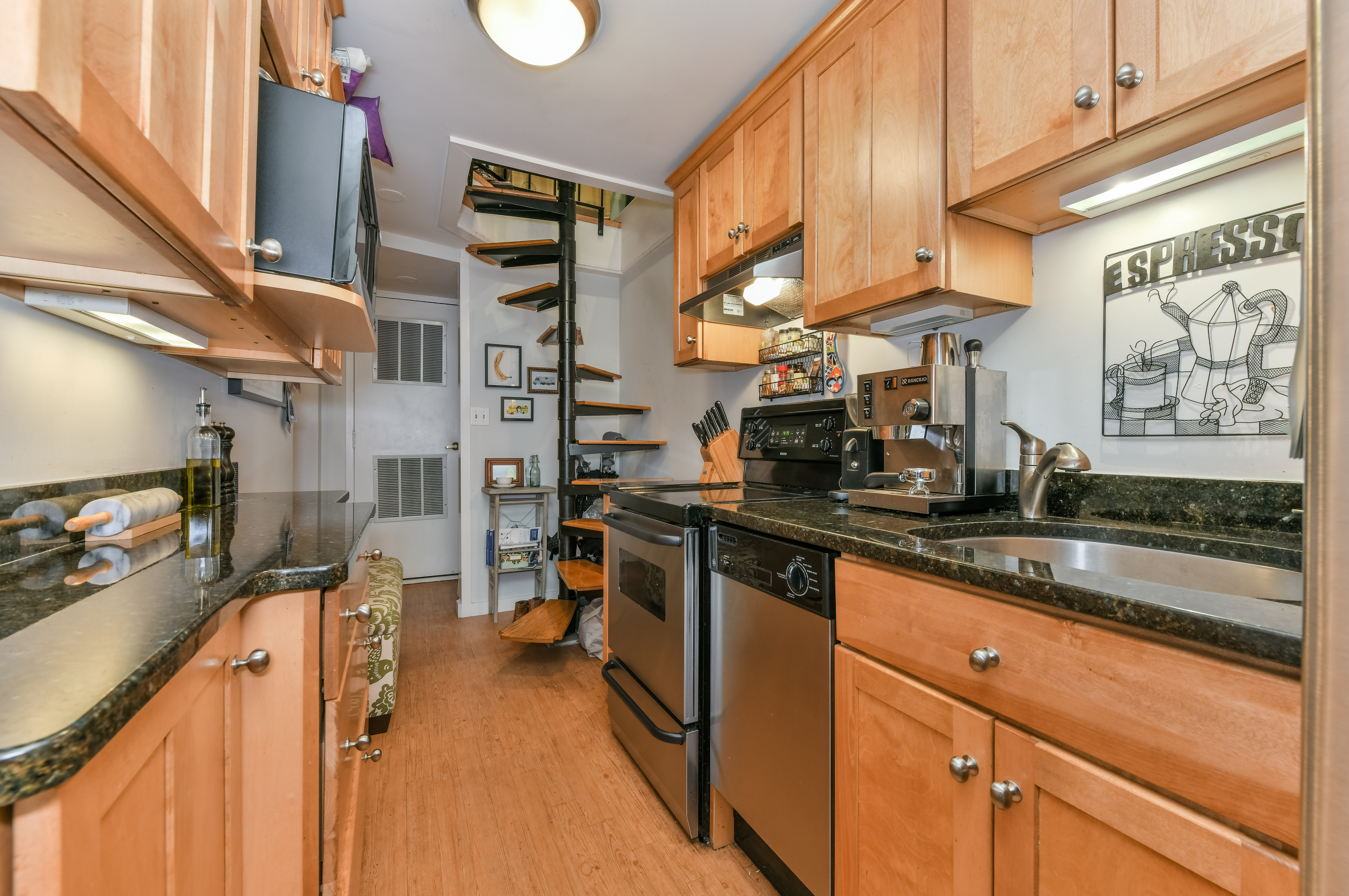 1 bed, 1 bath apartment for rent at 174 West Brookline St Unit 1, South End — photo 2 of 9