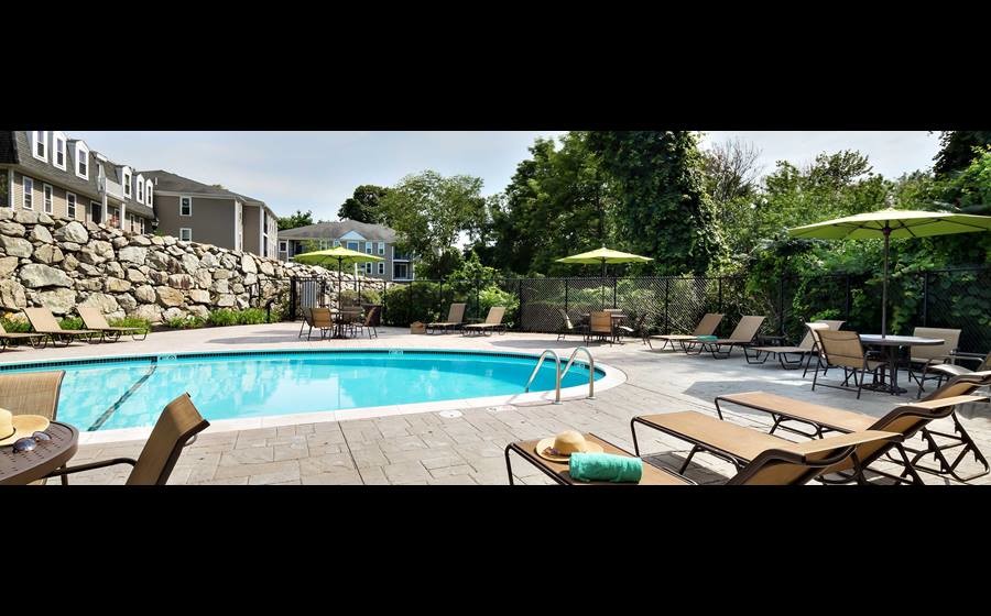 1 Farms Dr, Burlington