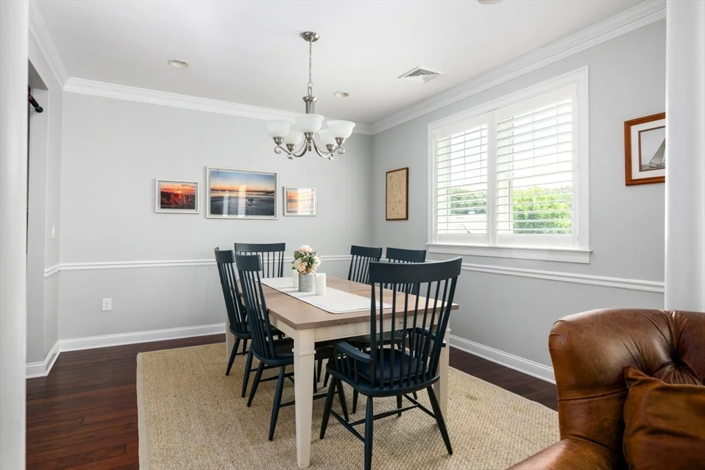 115 Halsted Dr, Hingham