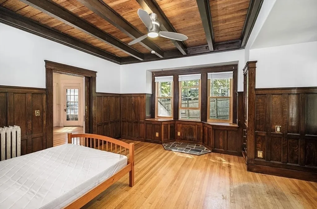 161 Walnut St, Newtonville