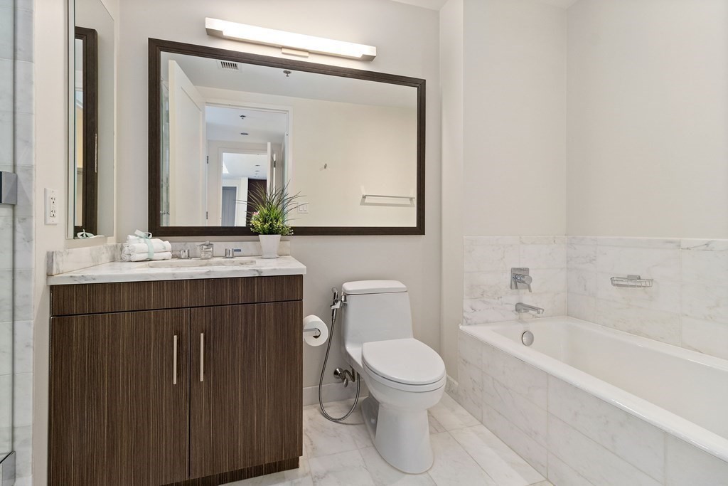 580 Washington St, Downtown