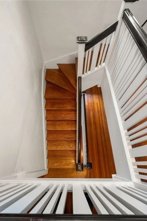 12 Leighton Rd, Wellesley
