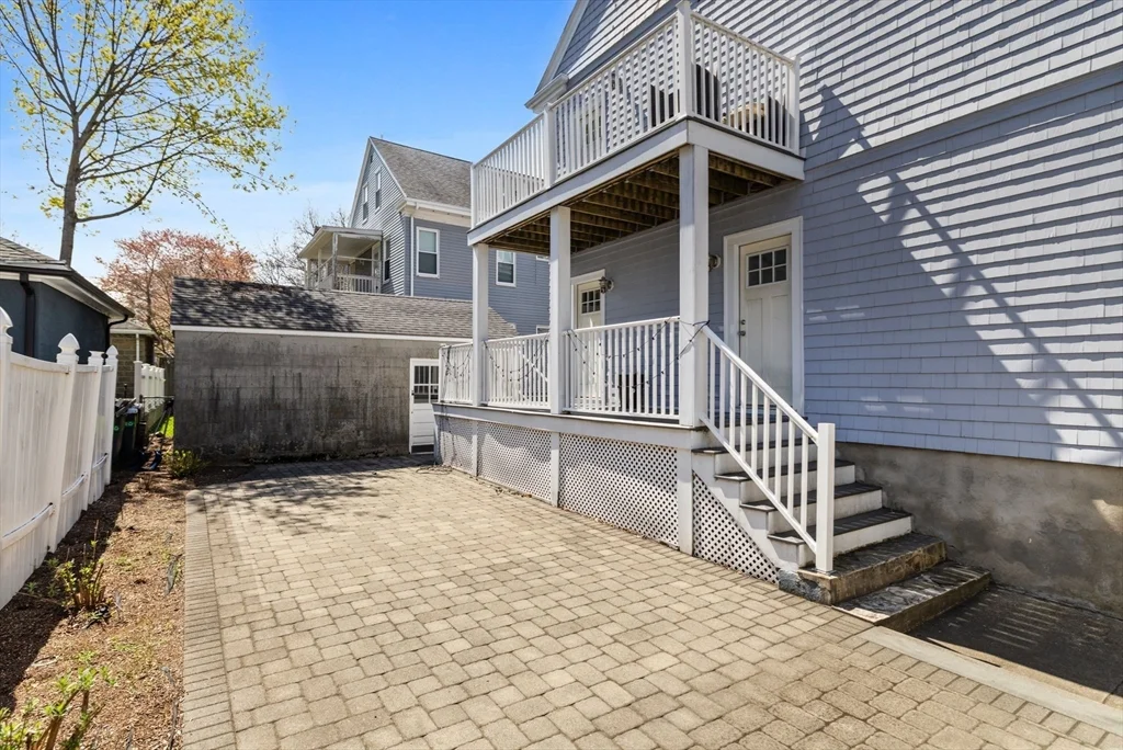 67 Everett St, East Arlington