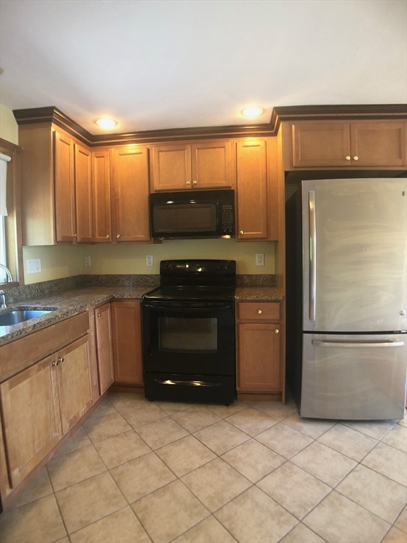 81 Lionel Ave, Waltham