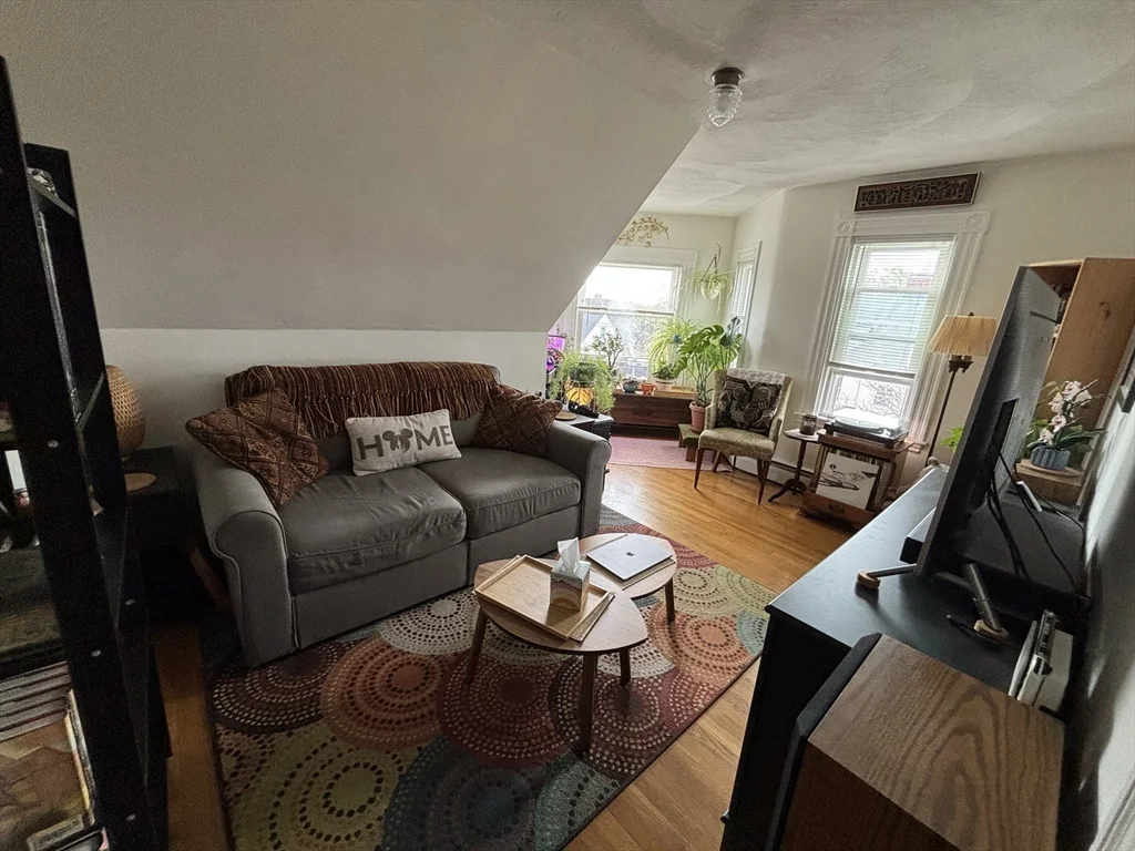11 Prospect Hill Ave, Prospect Hill