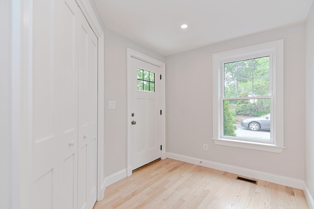 64 Crescent St, Swampscott