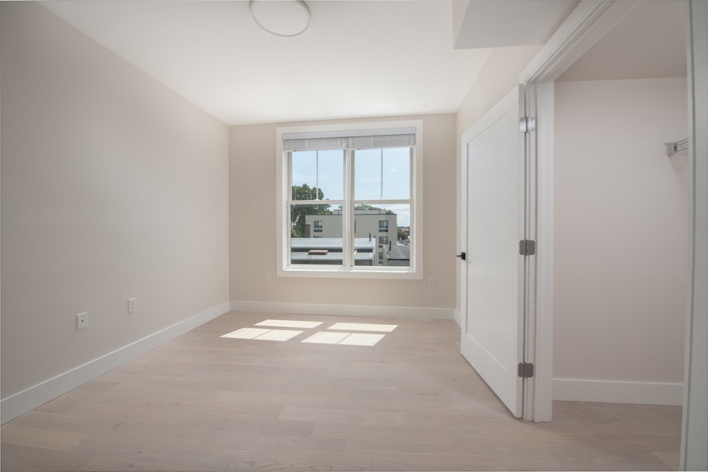 425 Border St, East Boston