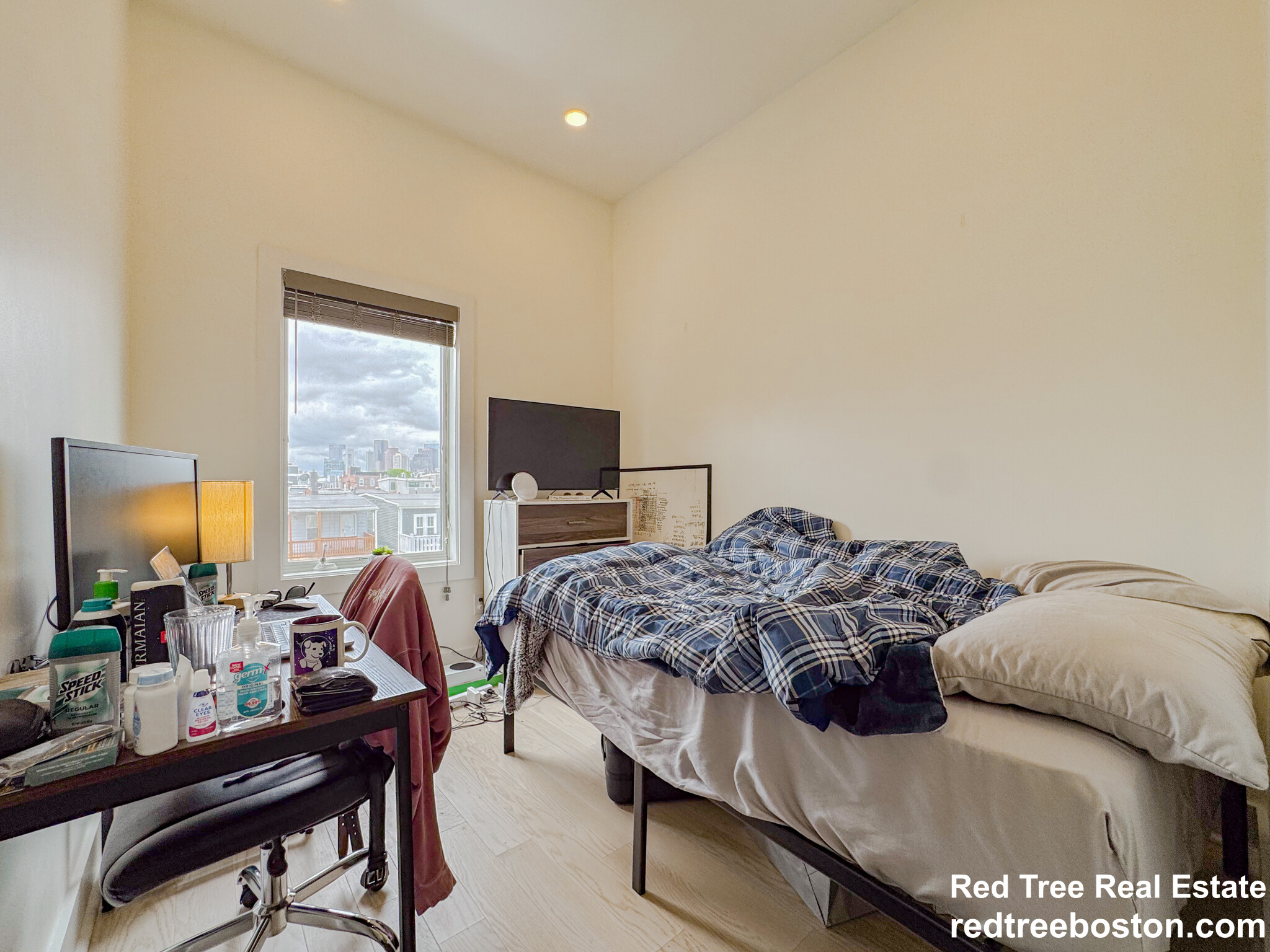 231 Maverick St, East Boston