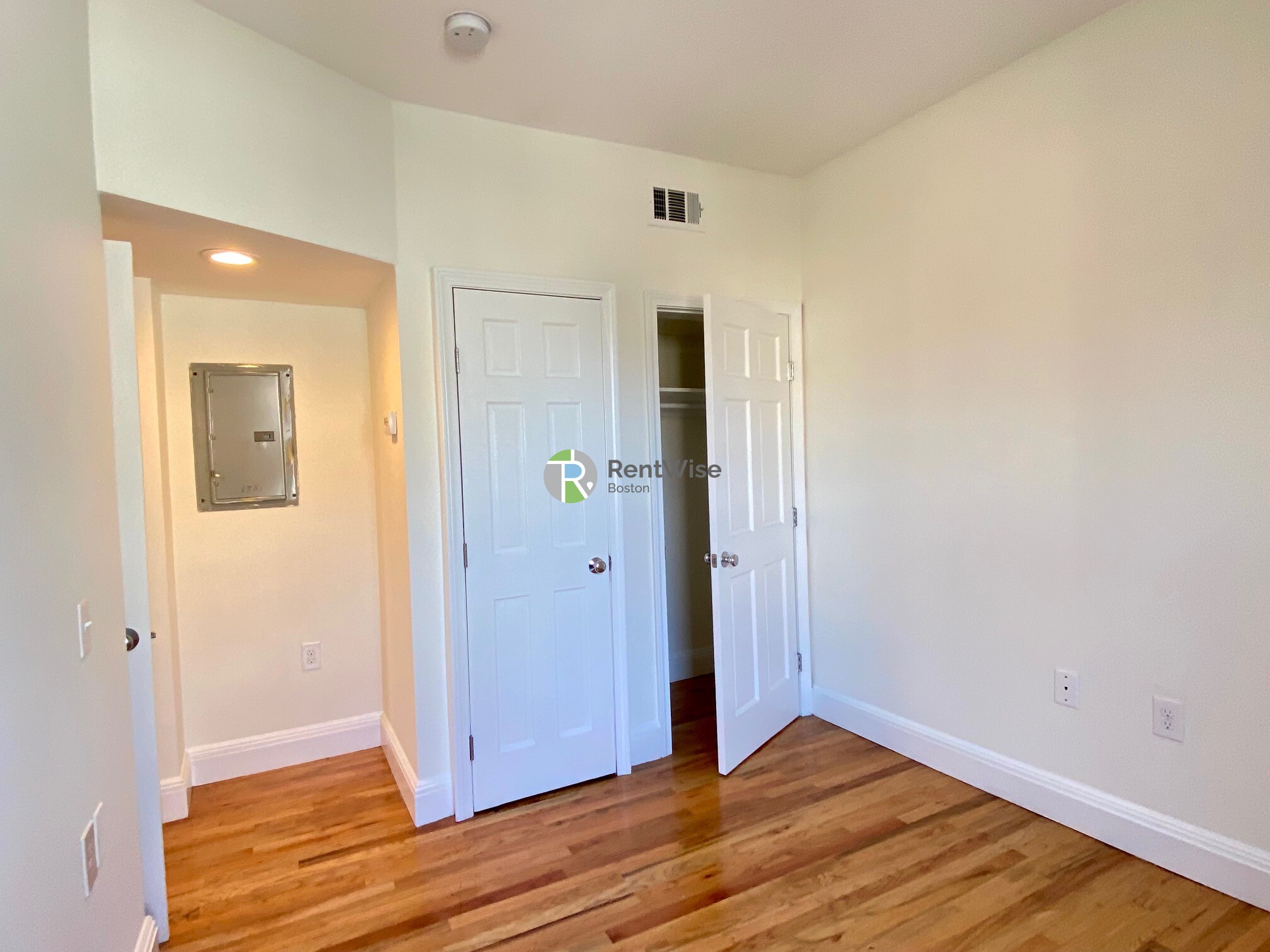 10 Brainerd Rd, Allston