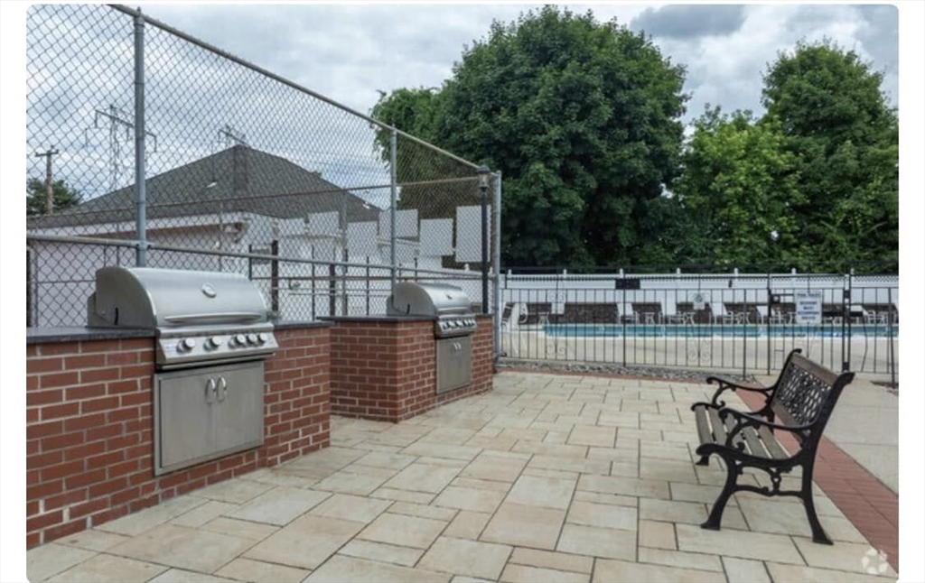 200 Bedford Rd, Woburn