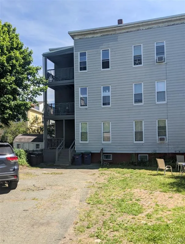 21 Thorndike St, Davis Square