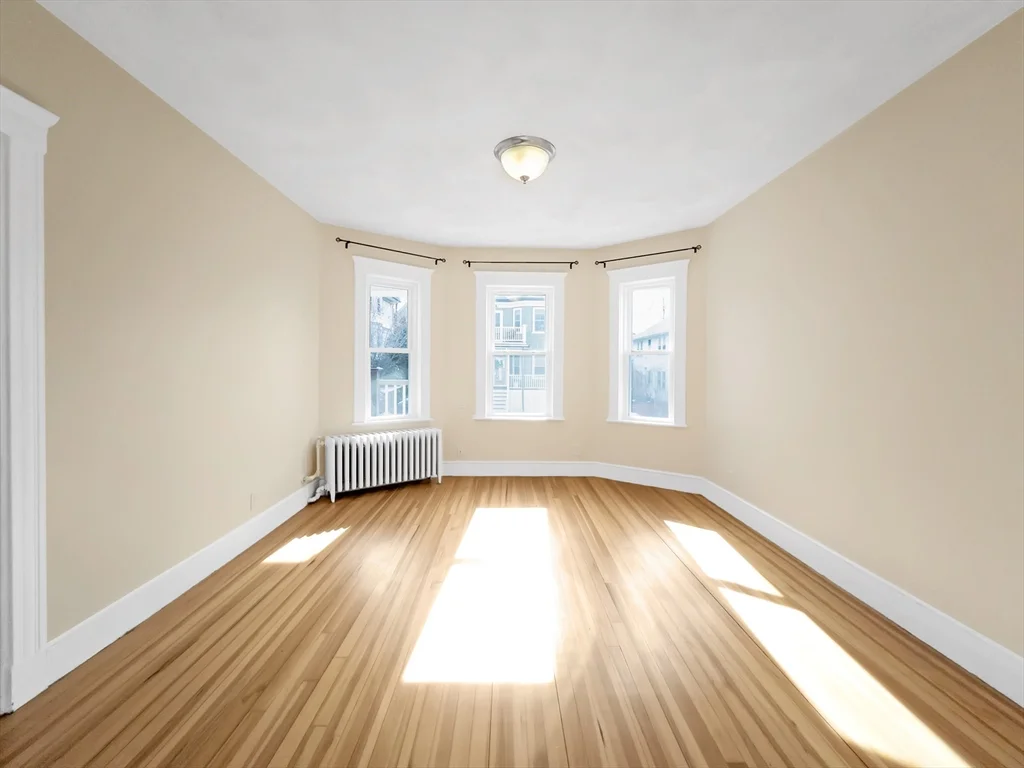 24 Montvale St, Roslindale