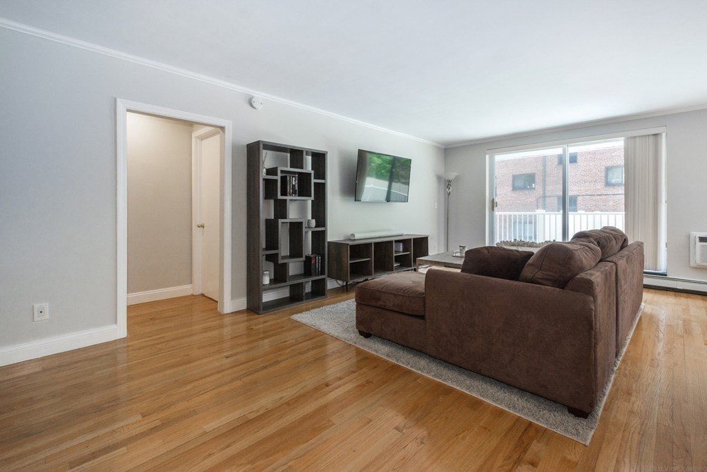 123 Sewall Ave, Longwood