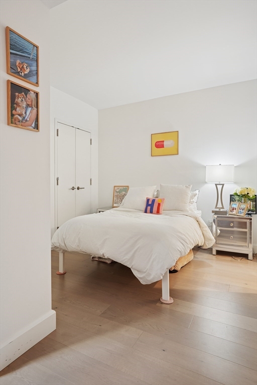 100 Lovejoy Wharf, Waterfront