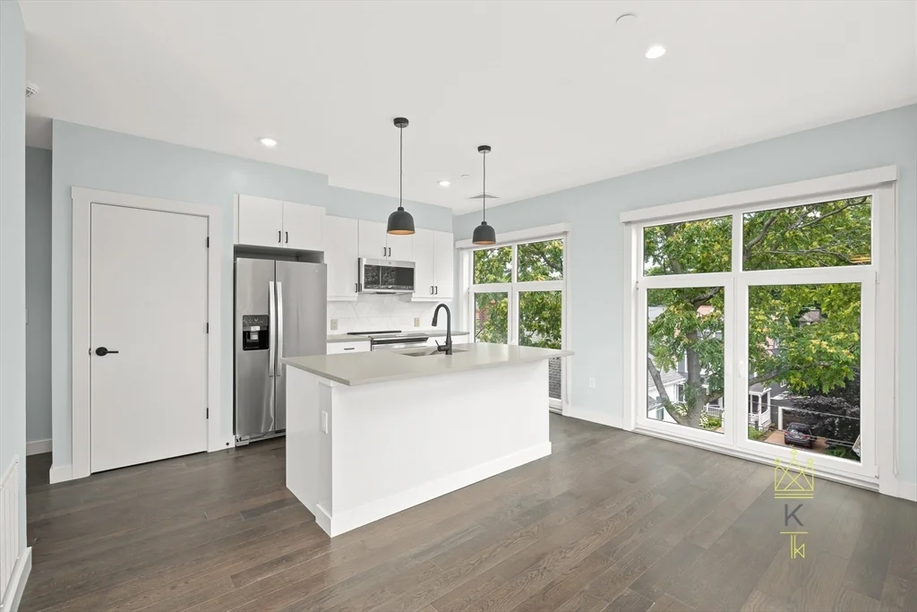 54 Auburn, Coolidge Corner