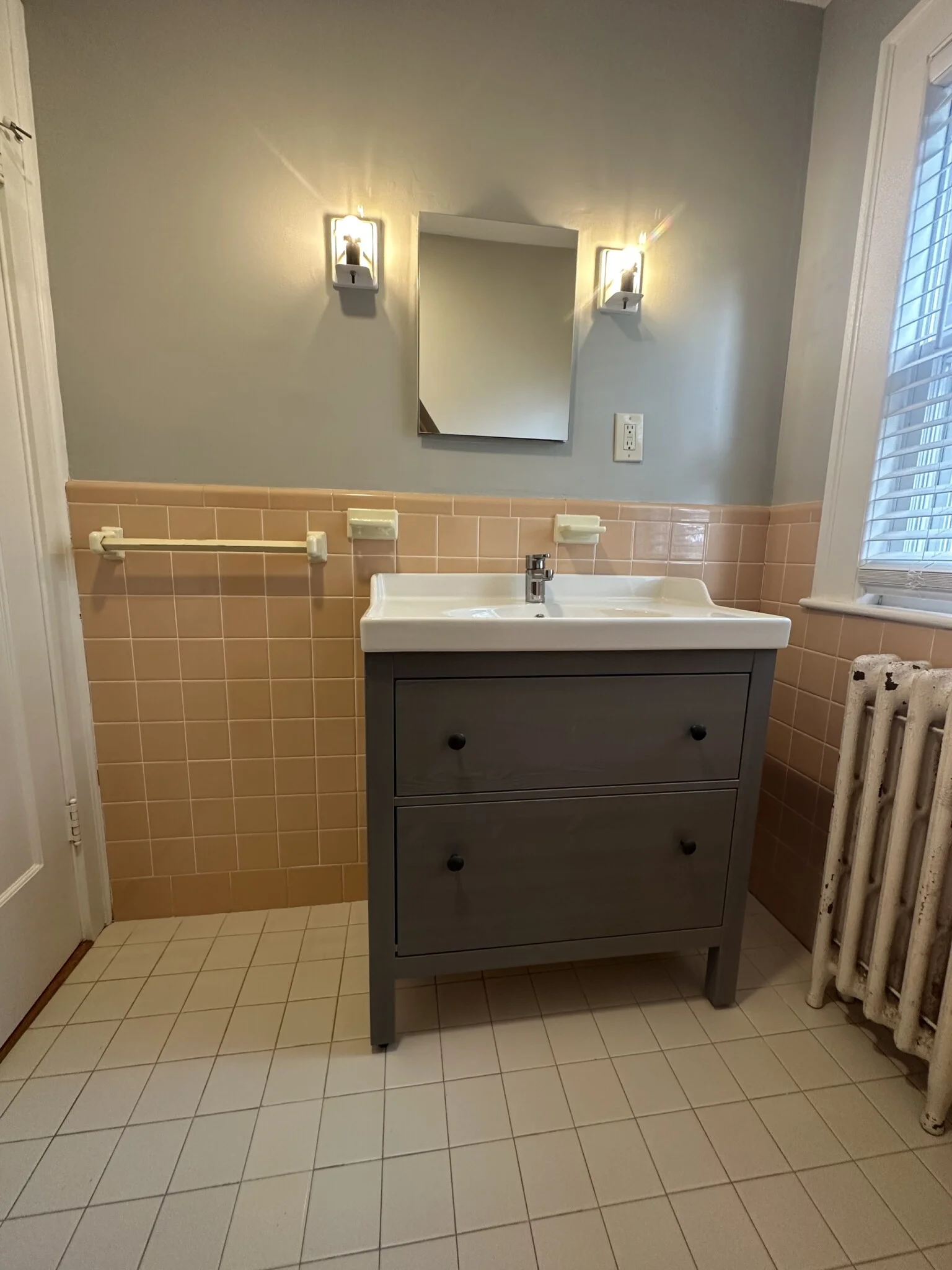 235 Ashcroft Rd, Medford