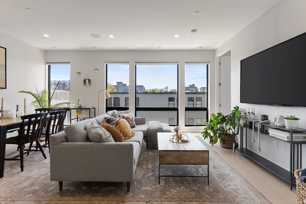 340 W 2nd St, South Boston