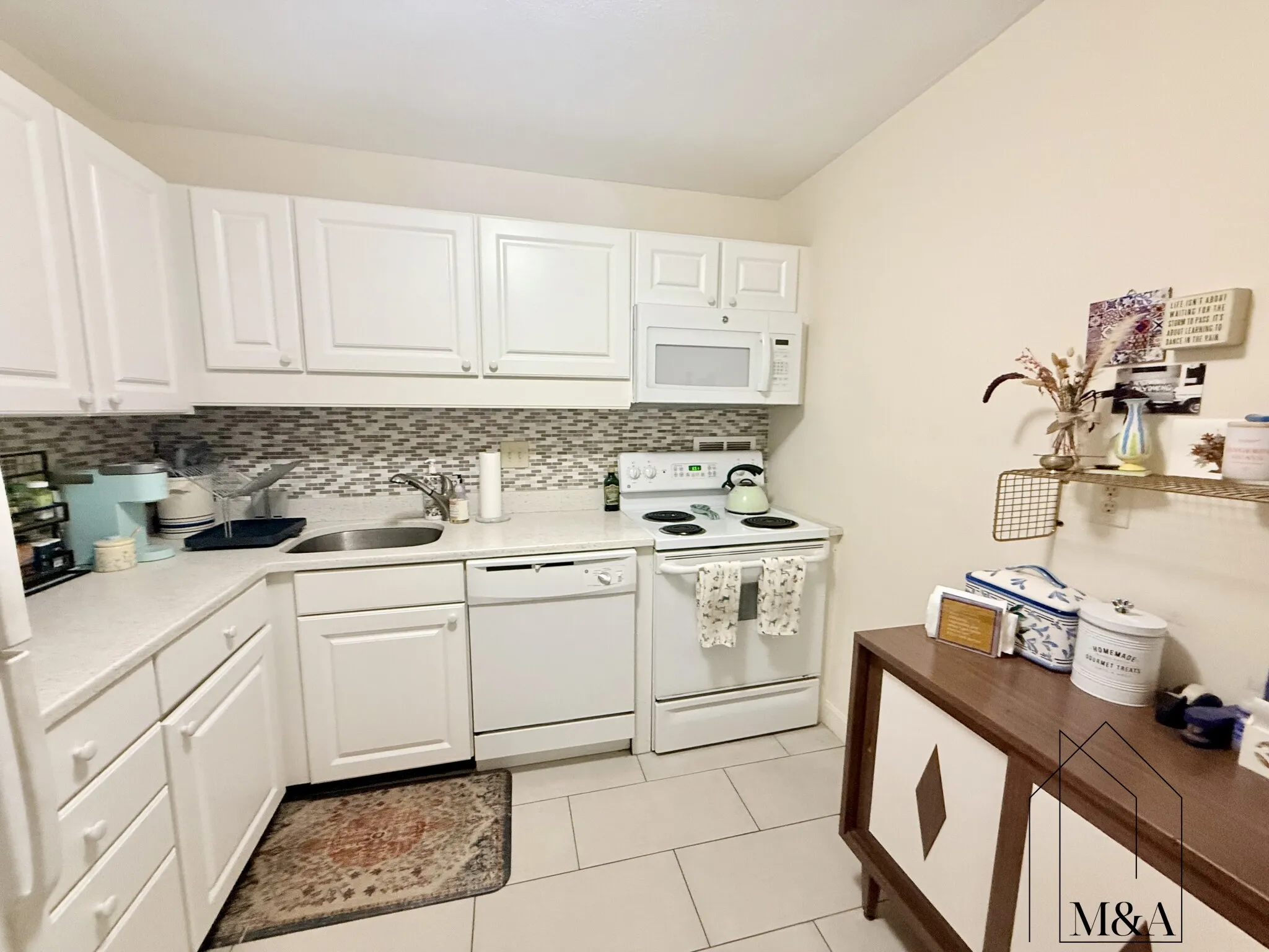 101 Monmouth St, Longwood