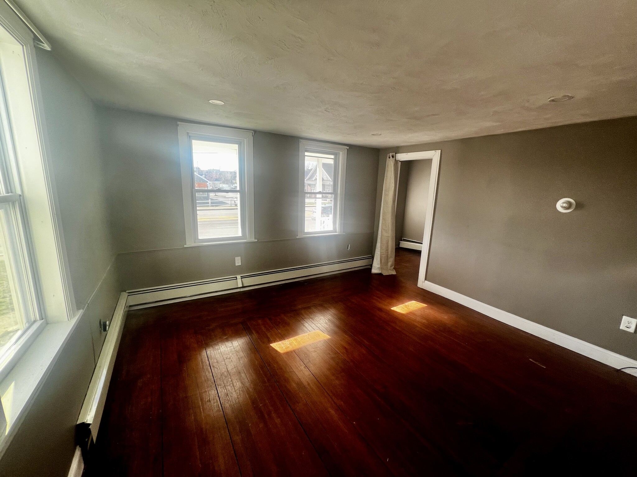 1509 Turnpike St, North Stoughton