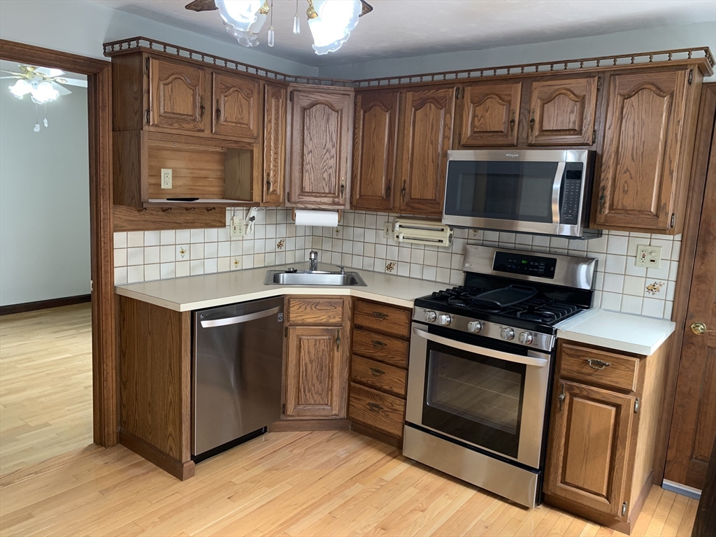 686 East 7th St, South Boston