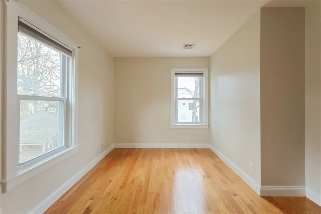 24 Charles St, Westborough