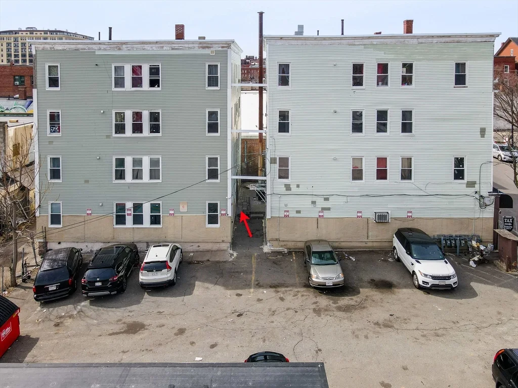 50 1/2 Common St, North Lawrence